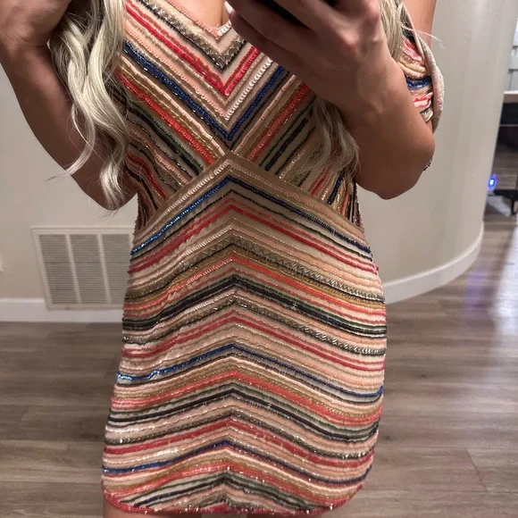 $498 Parker Jerry Dress Size small cold shoulder Draped sleeve beaded dress - Picture 10 of 16